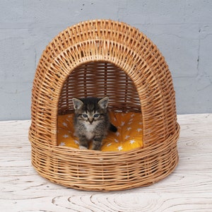 Wicker cat bed Woven cat cave Willow pet house image 1