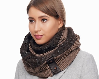 Brown wool scarf Women's plaid hooded cowl Revarsible Sacrf with snaps