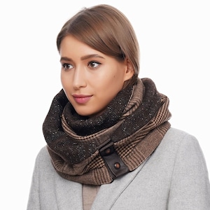 Brown wool scarf Women&#39;s plaid hooded cowl Revarsible Sacrf with snaps