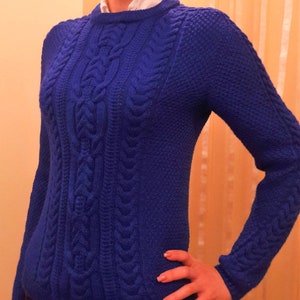 Zopfmuster Elektrisch blauer Pullover Handgestrickter Damen Pullover