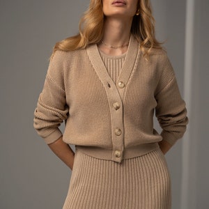 Rib knit buttons up crop cardigan for women