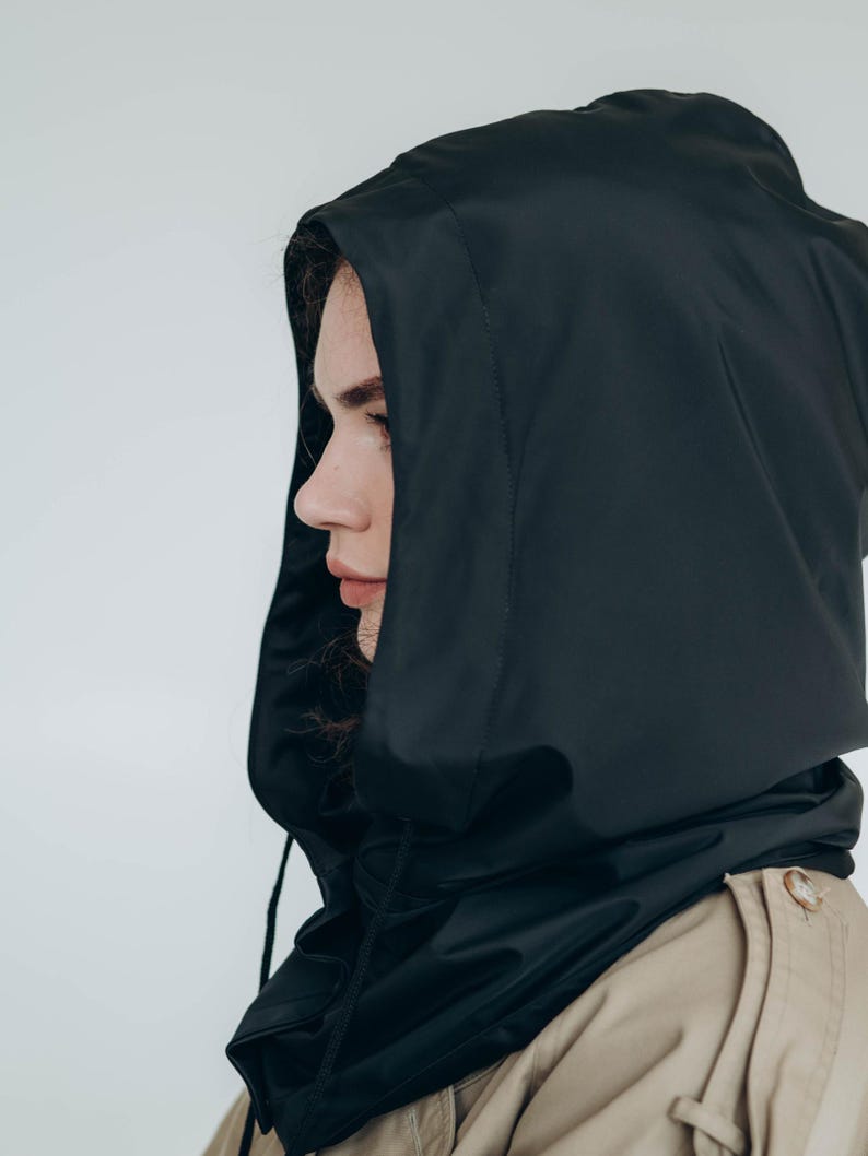 Black detached hooded scarf with satin lining