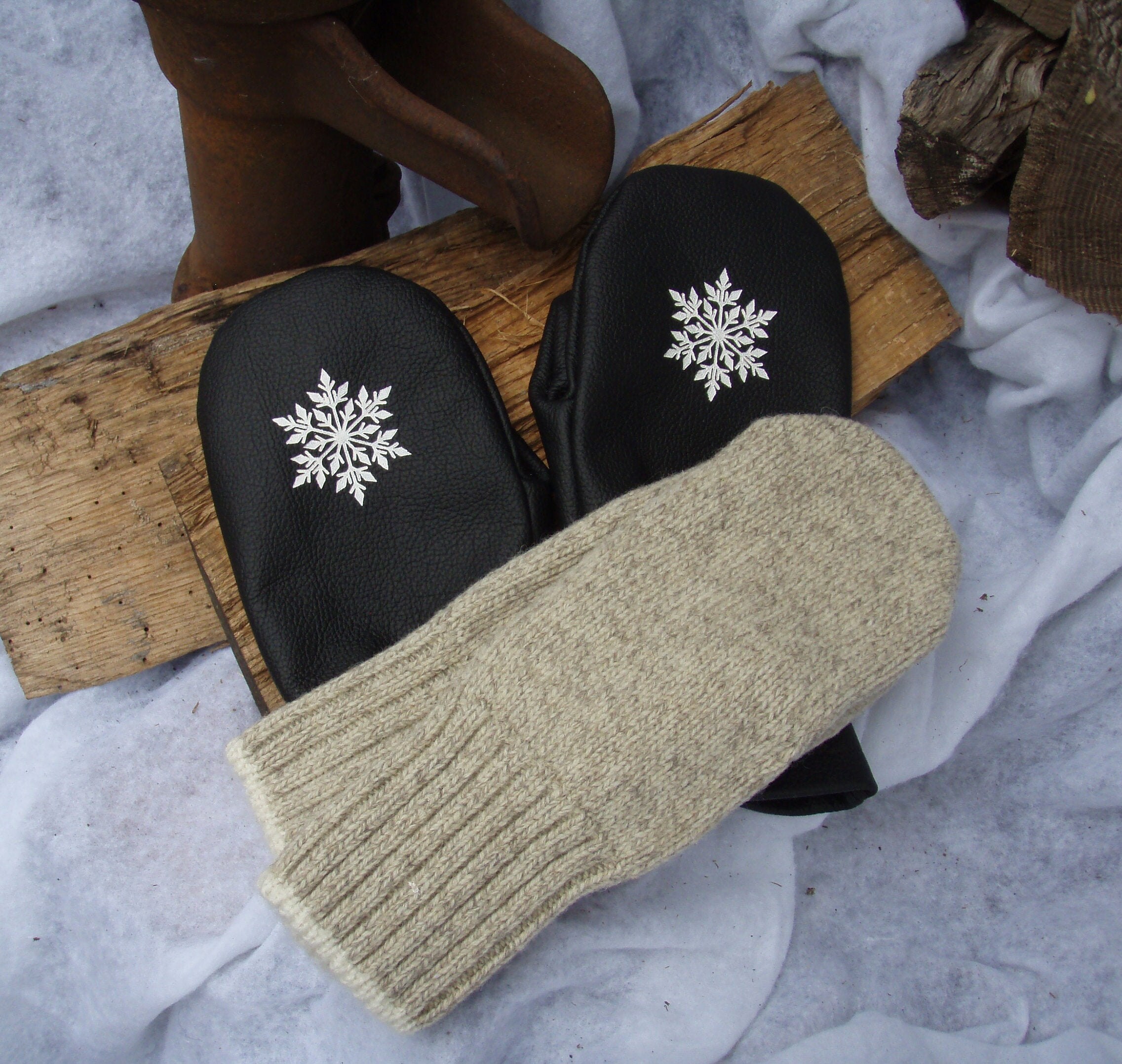 Ladies Medium Designer Black Genuine Cow Leather Chopper Mittens, Laser