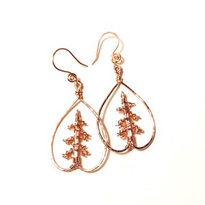 Teardrop Form Wire Wrap Pine Baum Ohrringe Kupfer