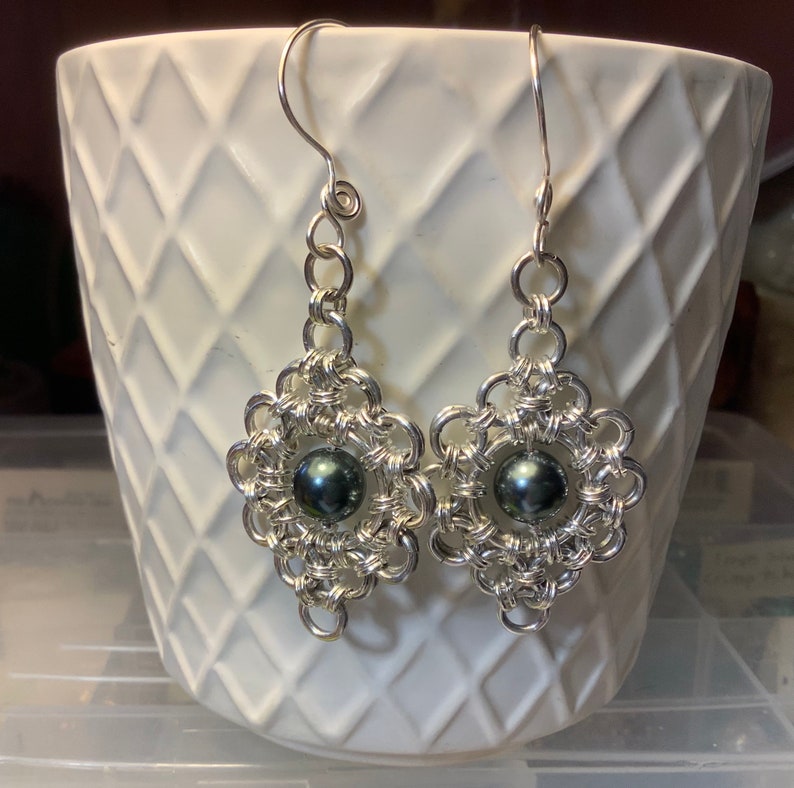 Silver Chainmaille Flower Earrings with Swarovski Tahitian Pearl image 3