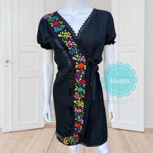 Floral embroidered Wrap Mexican dress, Hand Embroidered Fiesta Dress, Cinco de Mayo Dress, Chiapas, Traditional, Mexican Fashion