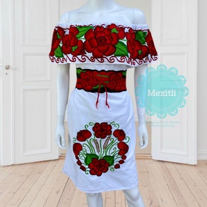 Off the shoulder Mexican Dress, Mexican Embroidered Dress, Mexican Peasant Dress, Vestido Campesina Bordado, Fiesta Dress, Mexican Dress
