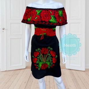 Off the shoulder Mexican Dress, Mexican Embroidered Dress, Mexican Peasant Dress, Vestido Campesina Bordado, Fiesta Dress, Mexican Dress