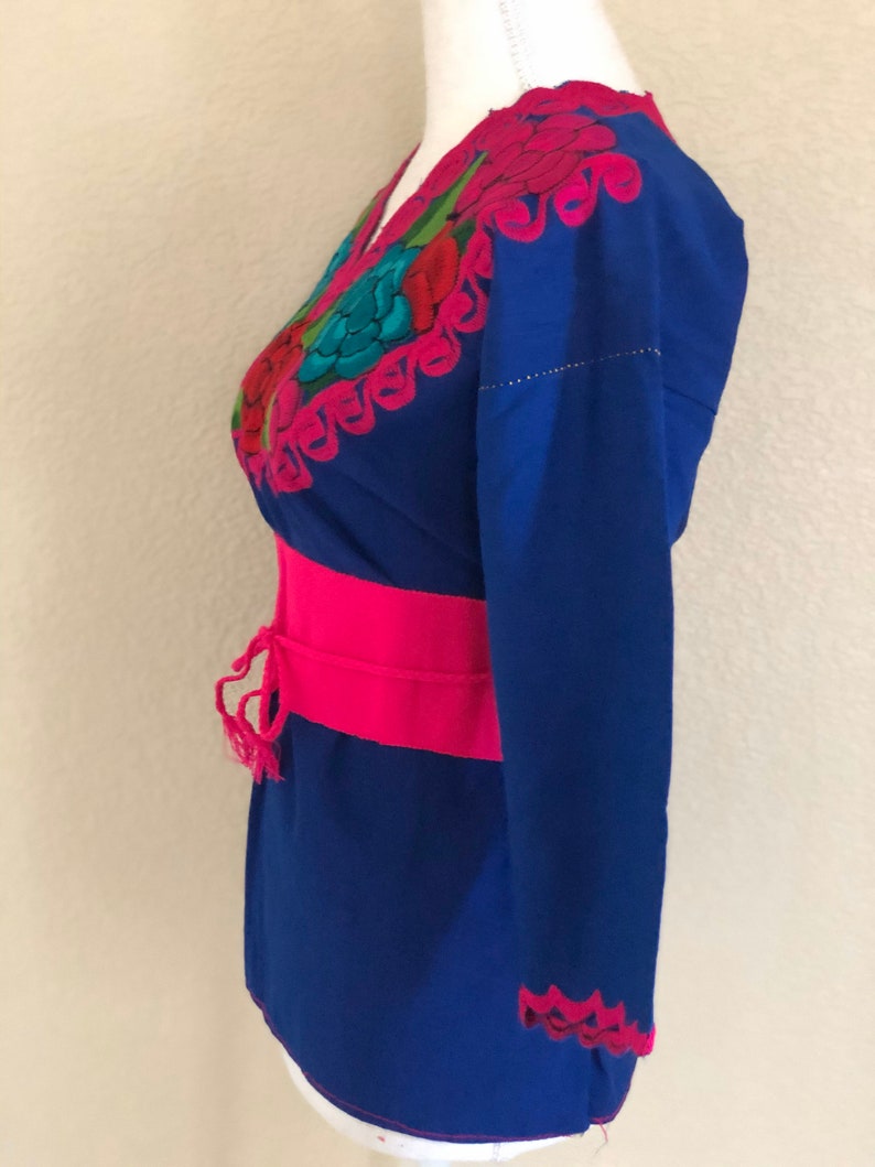 Embroidered Mexican Blouse MEDIUM Fiesta Blouse Huipil Blusa Mexicana Bordada Chiapas Blouse Blusa Zinacantan