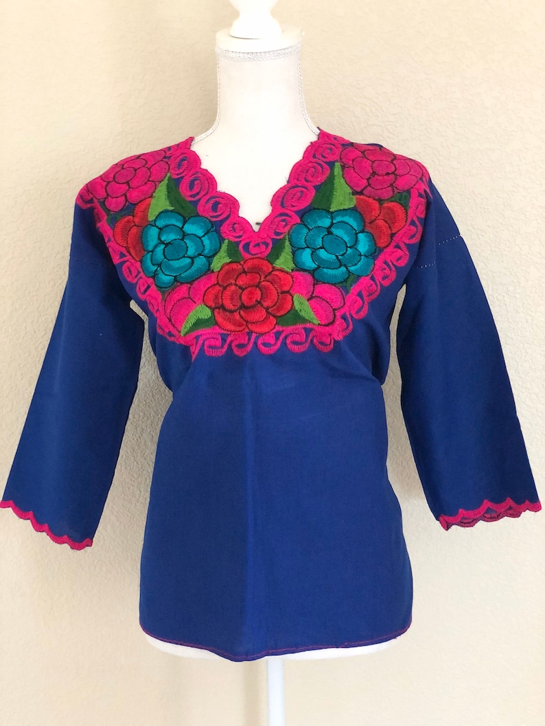 Embroidered Mexican Blouse MEDIUM Fiesta Blouse Huipil Blusa Mexicana Bordada Chiapas Blouse Blusa Zinacantan