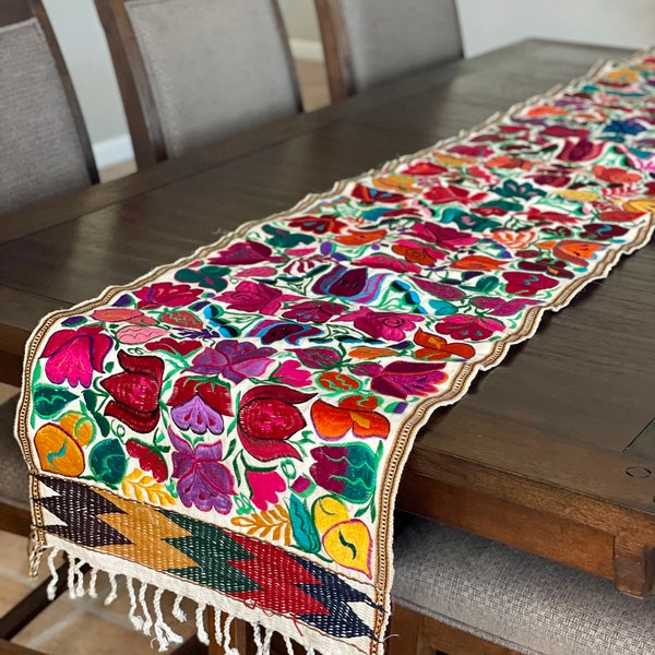 Mexican Floral Embroidered Table Runner, Traditional, Fiesta, Cinco de Mayo, Corredor de Mesa, Chiapas Table Runner, Camino de Mesa Chiapas