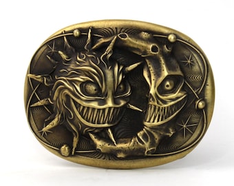 Gürtelschnalle Sonne und Mond handgefertigt von Zwerg in Messing symbolisiert den ewigen Zyklus von Tag und Nacht kosmischen Raumschiff Design stolz Ukraine