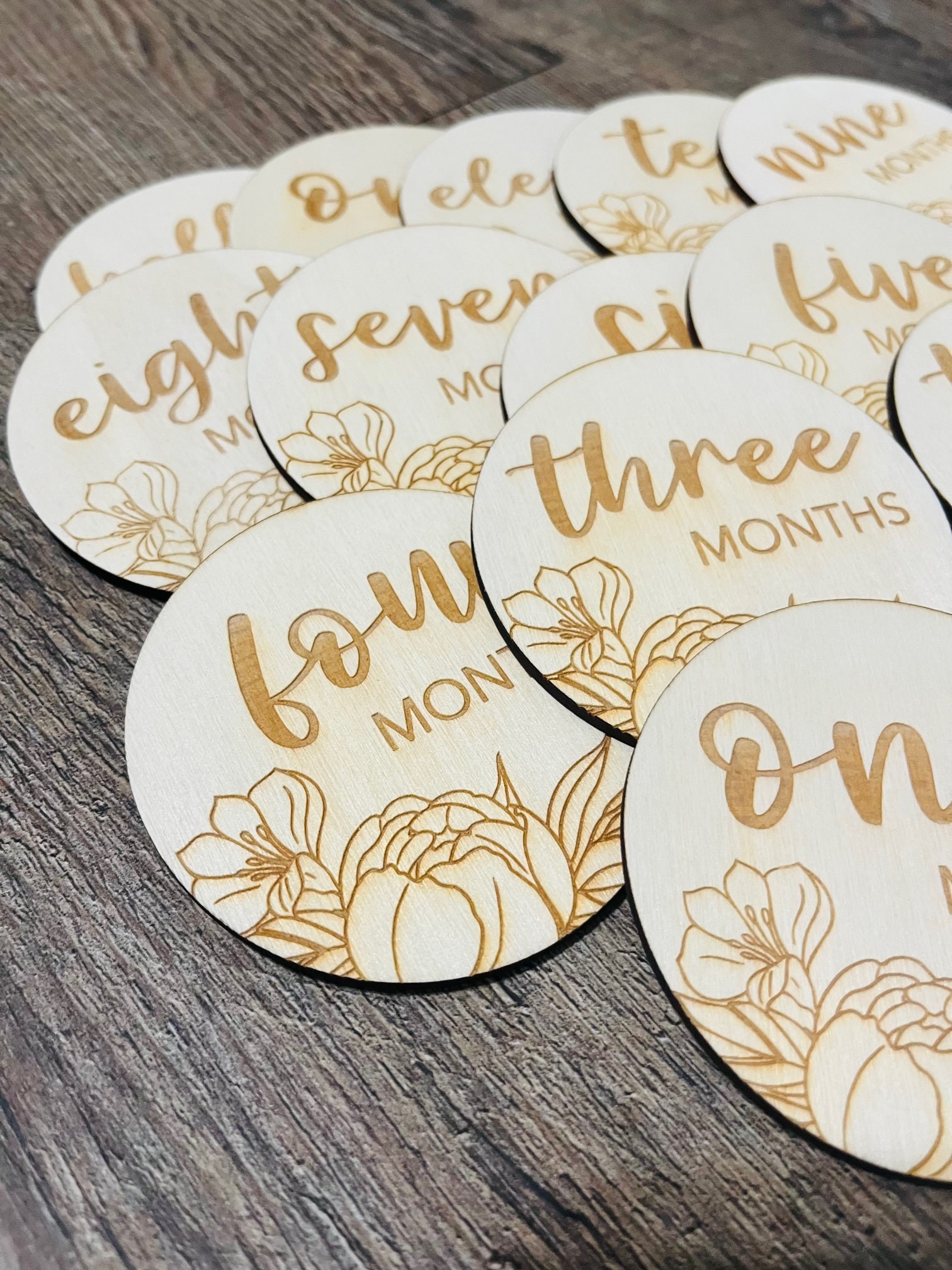 Monthly Milestone Markers Wood Baby Milestone Cards Discs Baby Photo Props Wooden Milestone Marker Monthly Milestones Pregnancy Milestones