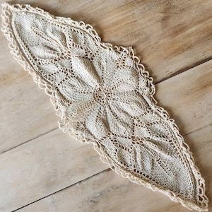 dresser scarf crochet pattern free Boho Chic Crochet Table Runner