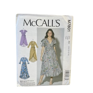 McCall's M7801 Omlottklänning A5 (6-14) V-ringad Volangärm Sömnadsmönster