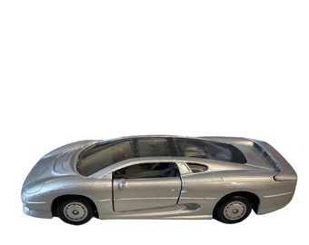 Jaguar XJ220 Maisto Friction Toy Car 1/40 Scale Diecast