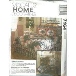 McCall&#39;s Sewing Pattern 7164 Biscuit Quilt Pillow Shams Dust Ruffle