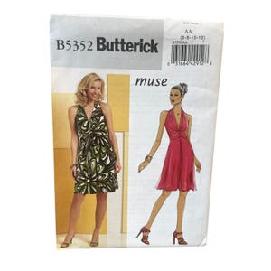 Patrón de vestido halter Butterick B5352, tallas 6, 8, 10, 12, corte en A, tipo jersey.