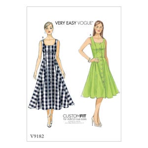 Puede incluir: Ilustración de un patrón de costura de Very Easy Vogue. La imagen presenta dos diseños de vestidos: uno con un estampado a cuadros en blanco y negro y otro en verde. Ambos vestidos tienen una botonadura frontal y un escote cuadrado. El patrón es para tallas de copa A, B, C y D.