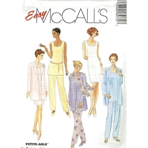 Puede incluir: Un patrón de costura para una chaqueta, pantalones y un vestido. El patrón es para tallas pequeñas e incluye una variedad de estilos. El patrón es de McCall's y es fácil de seguir.
