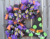 Halloween wreath for front door, Halloween ribbon wreath, Halloween party, Halloween witch hat, Halloween grapevine wreath