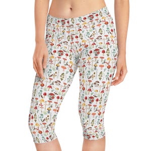 Mushroom Print Capri Leggings: Boho Style Activewear