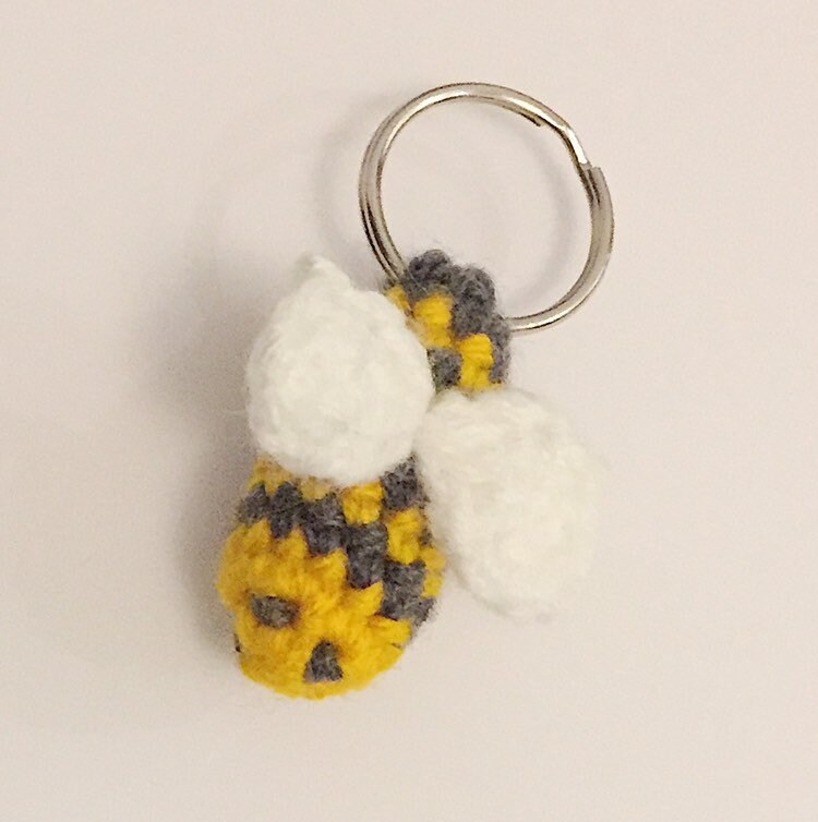 Cute Bee Keyring - Etsy