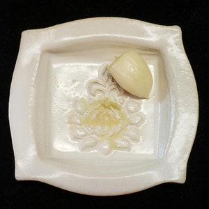 Leaves Garlic Grater Dish image 6