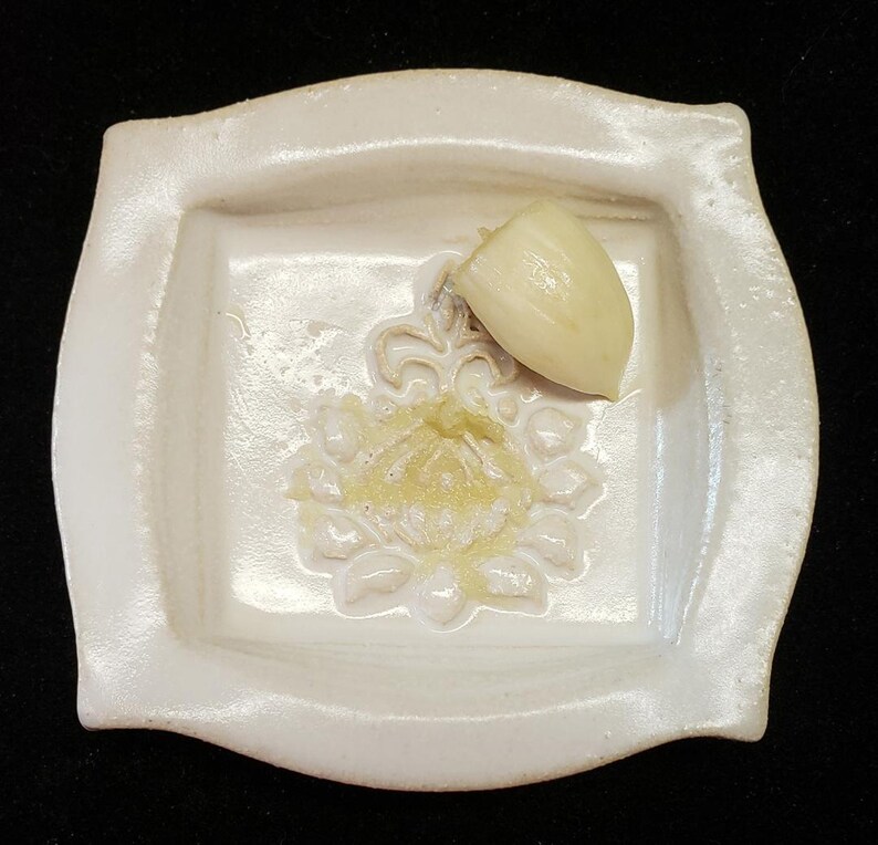 Leaves Garlic Grater Dish image 6