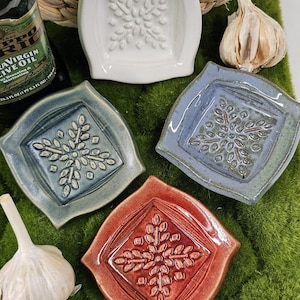Leaves Garlic Grater Dish