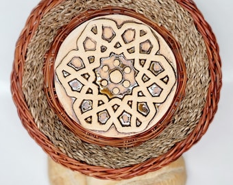 Round Bread Basket: Interlace in Rust