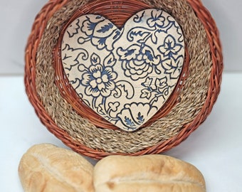 Round Bread Basket: Dahlia Heart in Navy