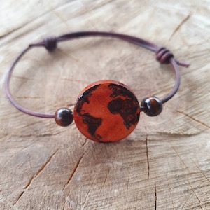 World Map Bracelet, Wanderlust Jewelry, Wood Burned Map Jewelry, Gifts for Travel lovers, Earth Jewelry, Globe Jewelry, vintage map jewlery