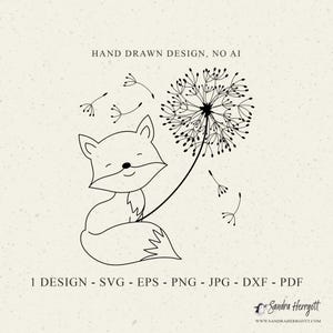 Könnte beinhalten: Eine schwarze Strichzeichnung eines Fuchses, der eine Pusteblume hält, deren Samen im Wind wehen. Der Text lautet HAND DRAWN DESIGN, NO AI, 1 DESIGN - SVG - EPS - PNG - JPG - DXF - PDF sowie Sandra Herrgott mit einem kleinen Pinguin-Symbol.