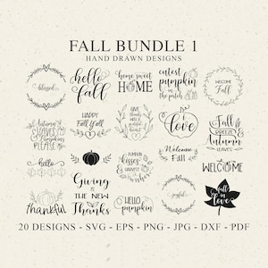 Op de afbeelding: Een verzameling van 20 handgetekende herfstontwerpen in SVG-, EPS-, PNG-, JPG-, DXF- en PDF-formaten. De ontwerpen bevatten zinnen als "Hello Fall", "Home Sweet Home" en illustraties van pompoenen en bladeren.
