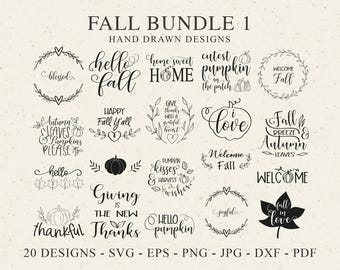 Puede incluir: Un conjunto de 20 diseños de otoño dibujados a mano en formatos SVG, EPS, PNG, JPG, DXF y PDF. Los diseños incluyen frases como "Hello Fall", "Home Sweet Home" e ilustraciones de calabazas y hojas.