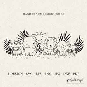 Pode incluir: Ilustração a preto e branco de seis animais de safari de desenho animado: javali, elefante, girafa, leão, rinoceronte e macaco. O texto "HAND DRAWNS DESIGNS, NO AI" está no topo. O texto na parte inferior diz "1 DESIGN - SVG - EPS - PNG - JPG - DXF - PDF".