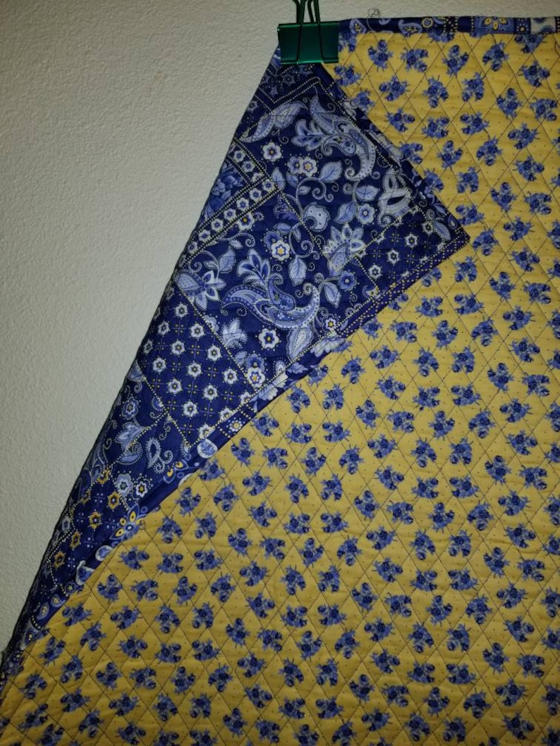 Floral blues quilt