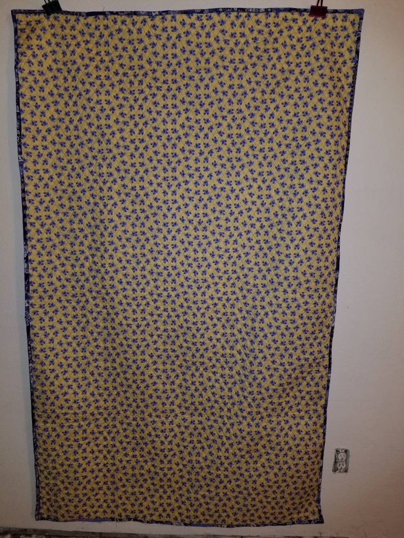 Floral blues quilt