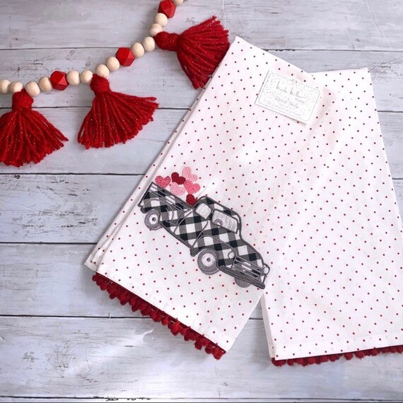 Nicole Miller Valentine Day Plaid Truck Kitchen Towels 2pc NEW