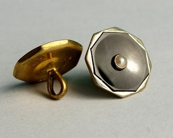 1,8g Art Deco paar 18kt witgoud en 9kt gouden overhemd-/jurkknopen bezet met een zaadparel