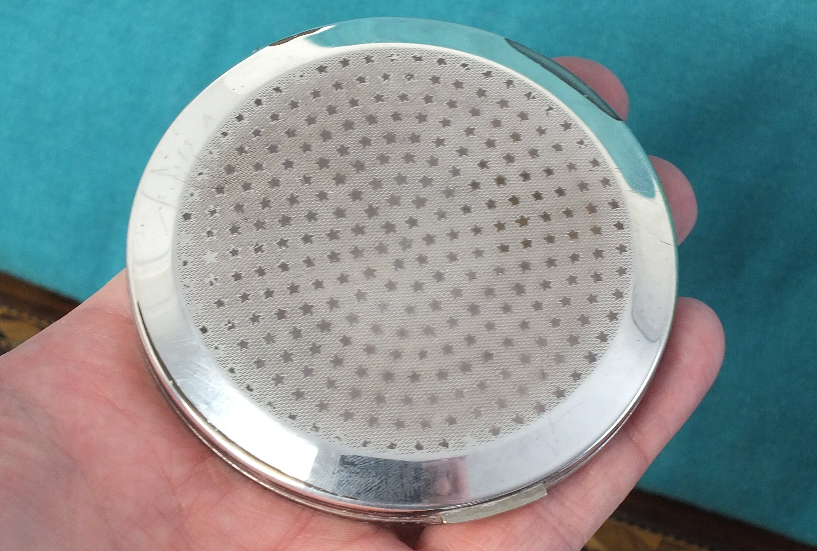 A Vintage Stratton / Revlon Powder Compact With Linear - Etsy UK