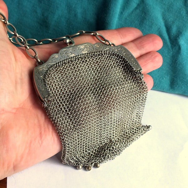 90g Fine Quality French Solid Silver Art Deco Mesh Bag / Purse With Chain