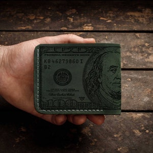 Billetera de cuero plegable con monedero, billetera para hombres y mujeres grabada con billete de 100 dólares, regalo personalizado para cumpleaños, aniversario
