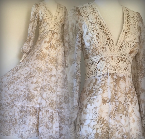 Vintage 1970s Gunne Sax Ivory & Beige floral Gunn