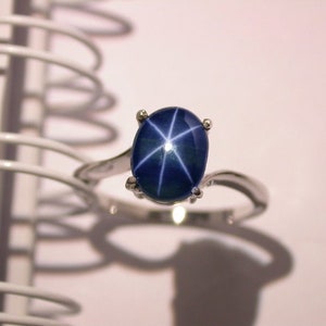 Blauer Sternsaphir Ring: Handgefertigter 925 Sterling Silber, ovaler Stein (10 x 8 mm)