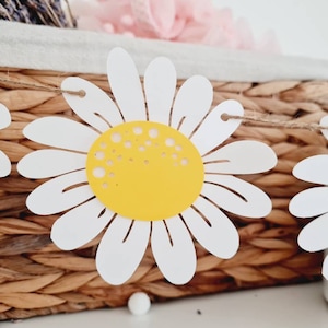 Sommergirlande, Kamille Blumen aus Papier, Gänseblümchen, Sommerdeko, Fensterdeko, Muttertag