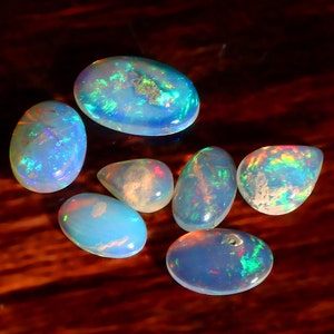 Natürliches Äthiopisches Opal Cabochon Lot: Multi-Fire Welo Opal Edelsteine