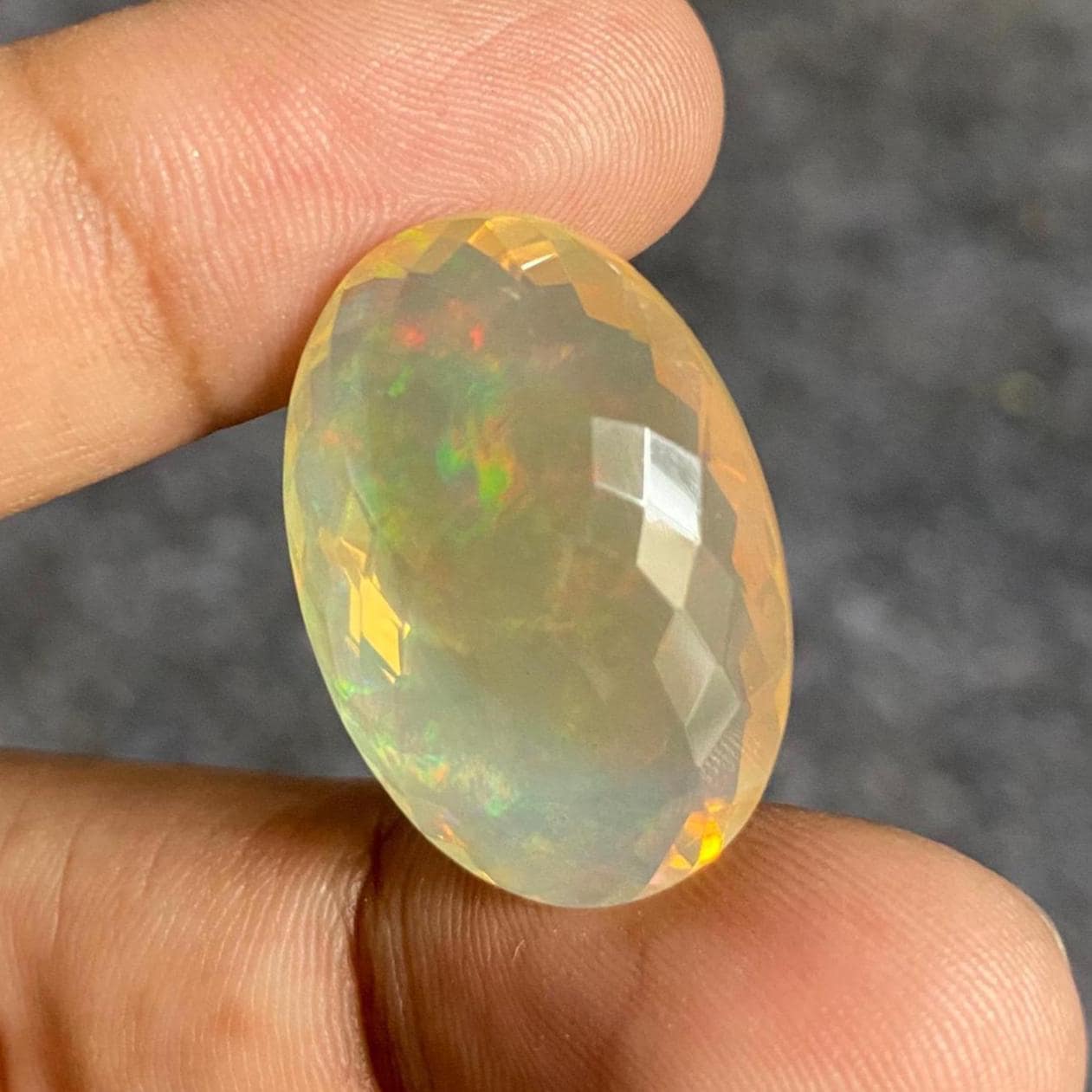 RARE !! OPALE JAUNE ET MULTICOLORE D'ETHIOPIE : 1,00 CARAT ★★ P314.149t