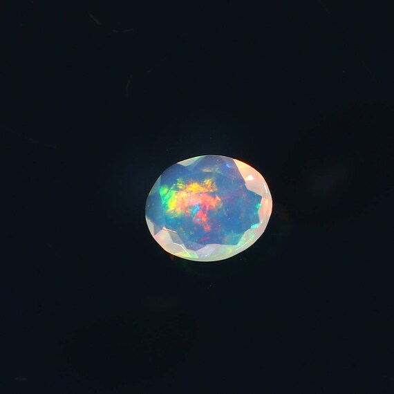 Opale Welo D'Ethiopie 1,90 Ct - Pierre Naturelle Taille Cabochon, Couleur Blanc Opalescent